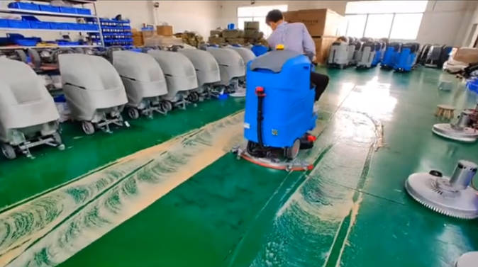 阿坝2023年还在用人工的物业保洁不妨试试洗地机吧
